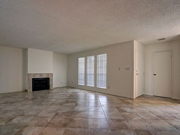 5th image of 3907 Cambridge St #1
