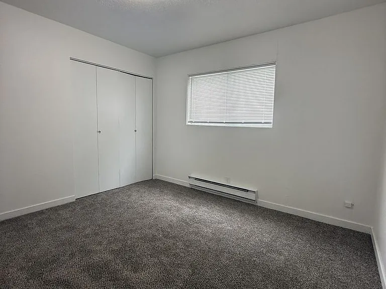 630 Franklin Ave — Photo 10