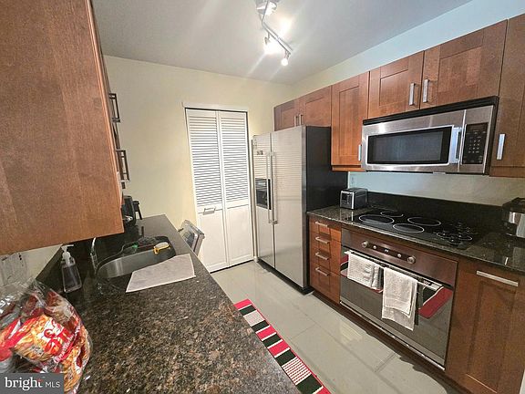 5th image of 1007 Britton Pl