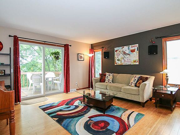 4th image of 2593 Chesapeake Dr