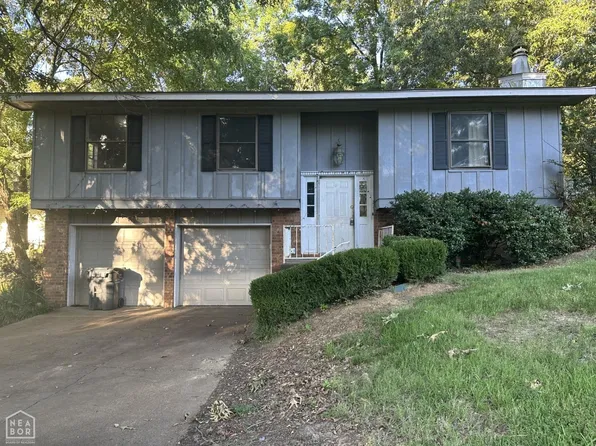 1202 Rainwood Dr, Jonesboro, AR 72401