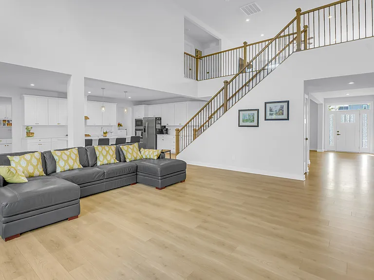 2107 Bluet Dr — Photo 11
