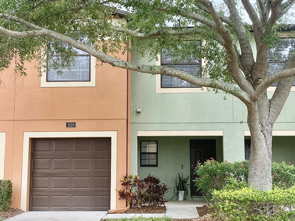 1529 Water Terrace Ln #1