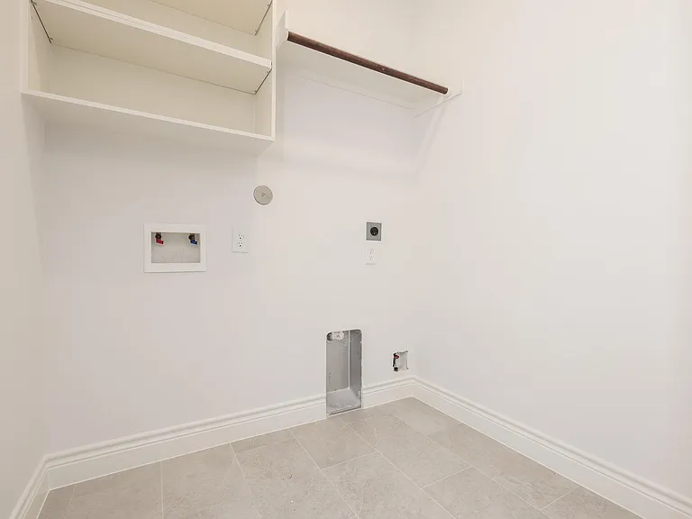 2303 Cunningham Dr — Photo 23