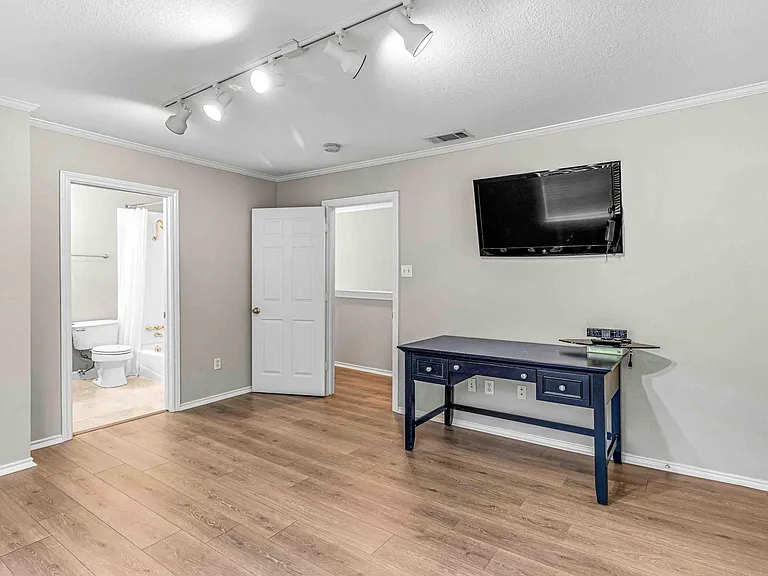 3327 Rosedale Ave #B — Photo 19