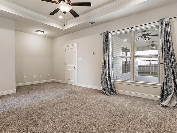 4th image of 364 Knollwood Ln