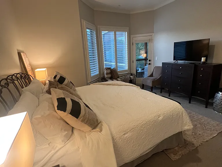 1867 N Peckham Ct — Photo 18