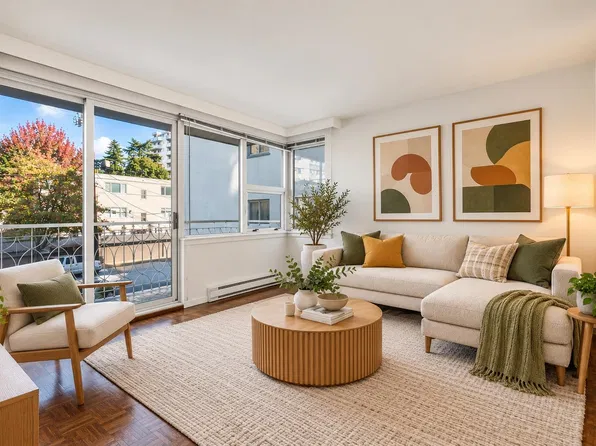 1219 Harwood St #401, Vancouver, BC V6E 1S5
