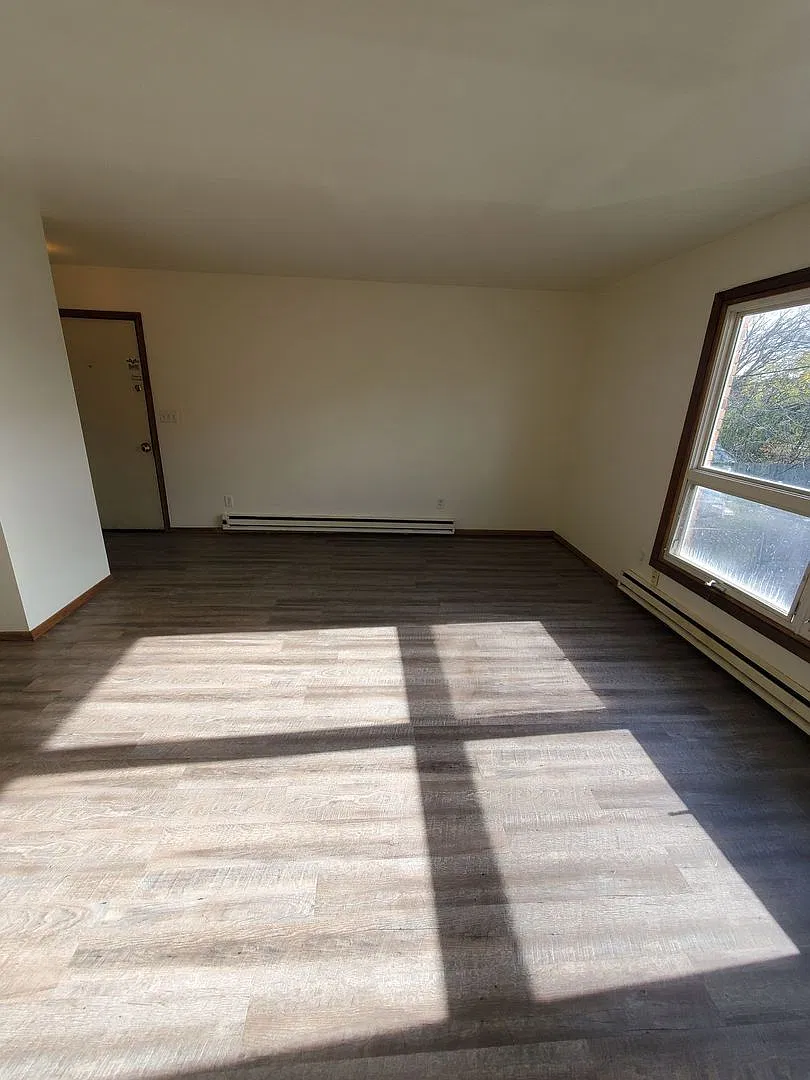 449 Dunbar Ave. 7 unit — Photo 3