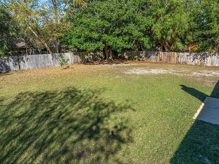 4407 Southminster Cir — Photo 32