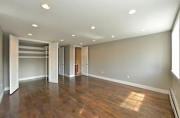 Sold by Nest Seekers International | media 3