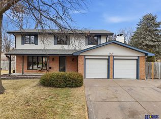 1924 Devoe Dr, Lincoln, NE 68506