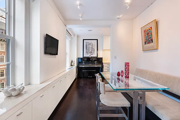 Sold by Corcoran | media 41