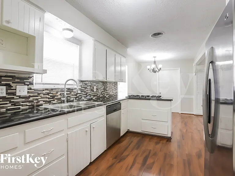 12115 Hillcroft St — Photo 6