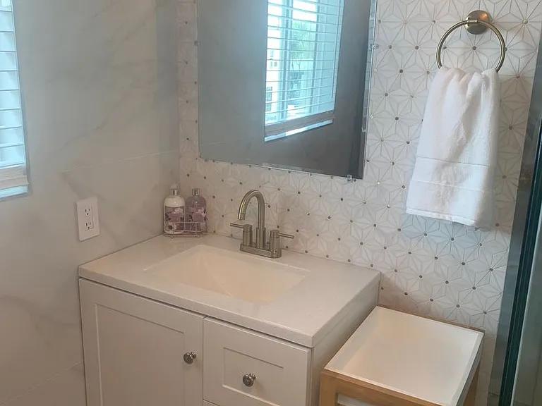2437 E Main St — Photo 13