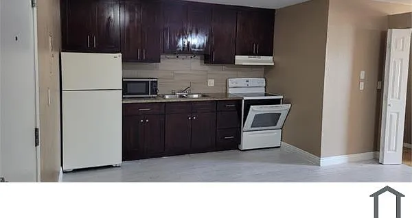 305 N 10th St #4 — Photo 1