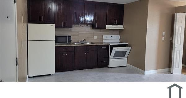 1st image of 305 N 10th St APT 4