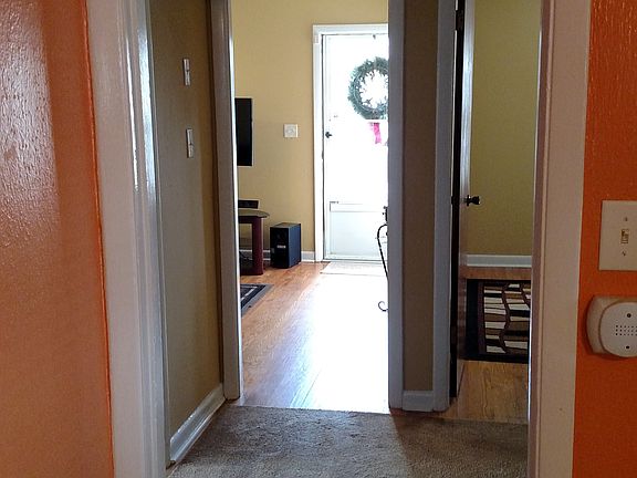 3rd image of 1212 Irving Dr