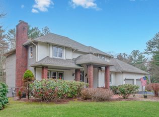 7 Laura Ln, Mattapoisett, MA 02739