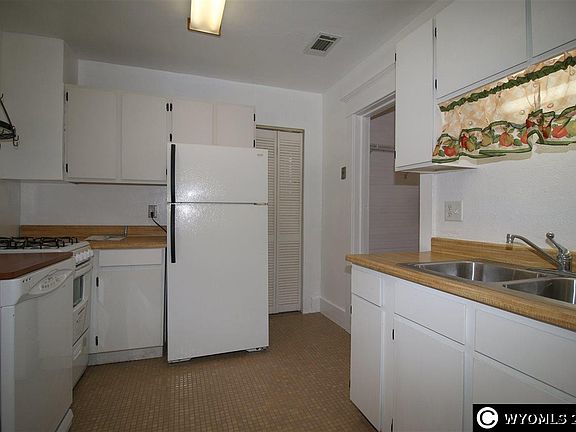 4th image of 1019 N McKinley St