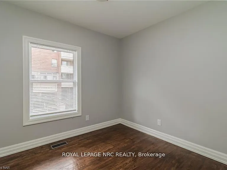 6 Clark St #UPPER — Photo 12