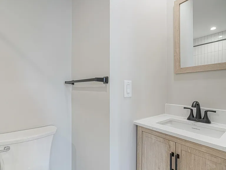 1539 S Wilton St — Photo 23