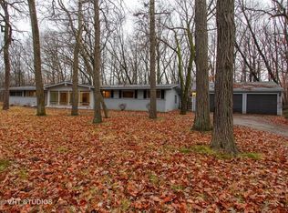 1490 Indian Trail Dr, Riverwoods, IL