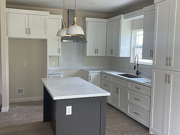 3rd image of 536 San Patricio