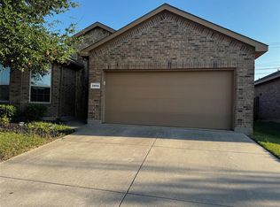 2604 Triangle Leaf Dr, Fort Worth, TX 76244