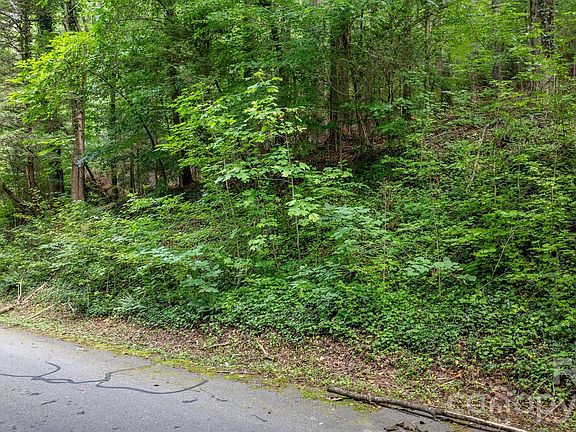 3rd image of 2945 Rockwood Dr
