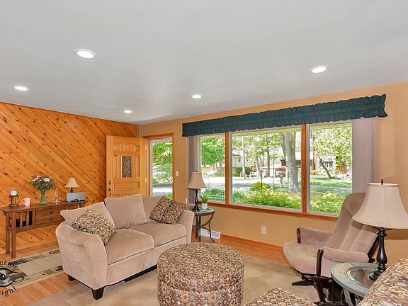4th image of 11059 W Elmwood Ct