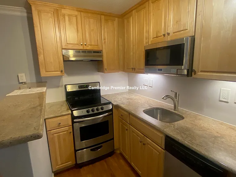 1691 Cambridge St #5 — Photo 2