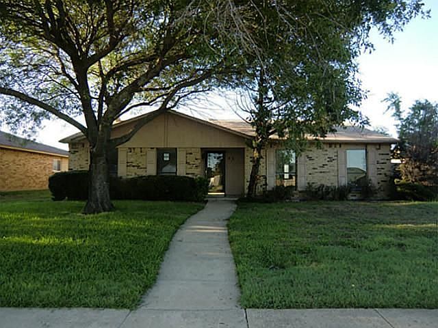 1st image of 615 Faye St