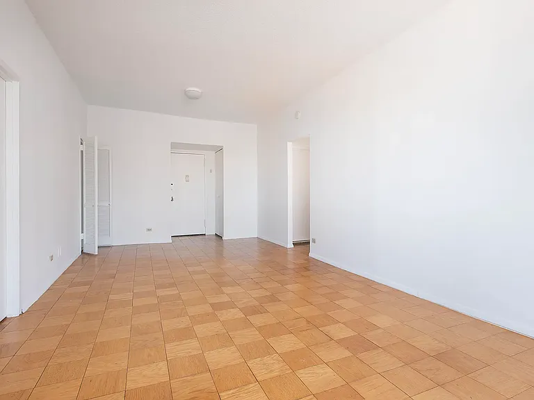 429 E 52nd St #29H — Photo 12