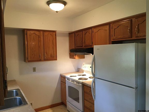 5th image of 12 Sunflower Ln