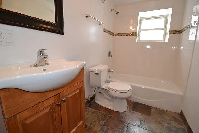 2835 N Damen Ave #1F — Photo 18