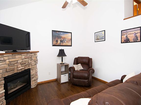 4th image of 437 W Zeller St
