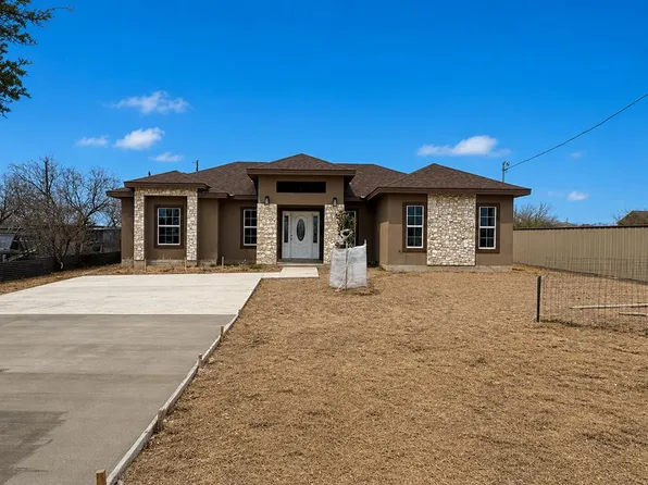 69 Windmill Dr, Eagle Pass, TX 78852
