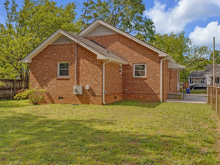485 N Fairview Ave — Photo 25