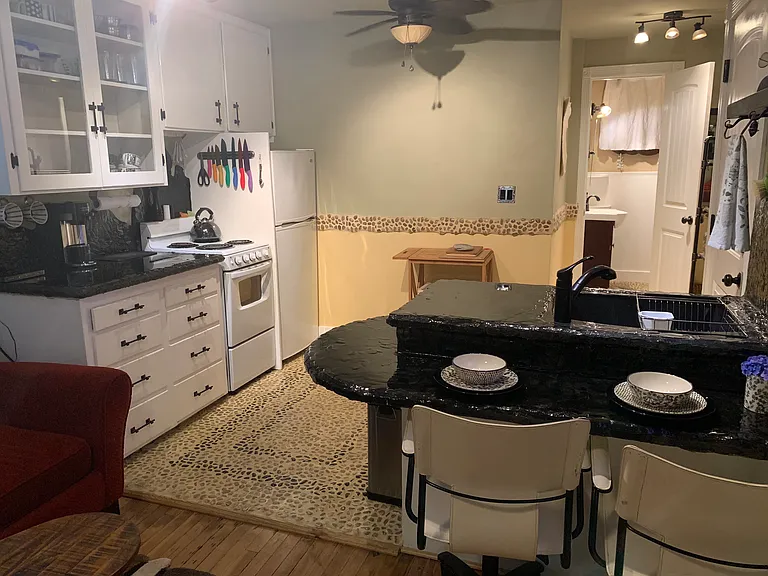 1313 Marion St NE — Photo 21