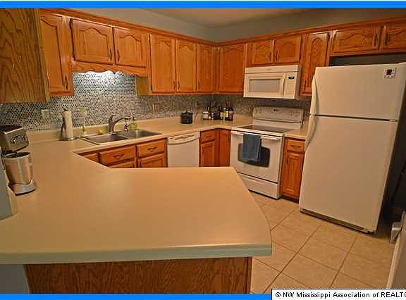 3rd image of 7447 Holly Grove Dr