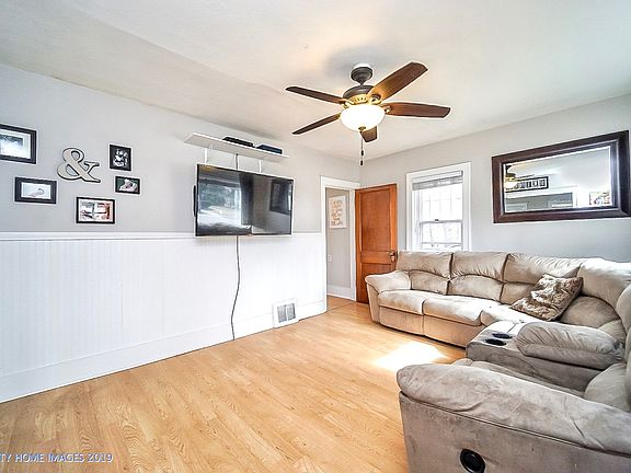 5th image of 626 E 158th St