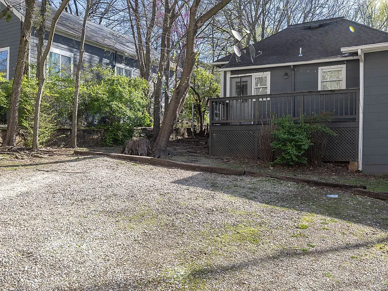 349 N Rollston Ave — Photo 32