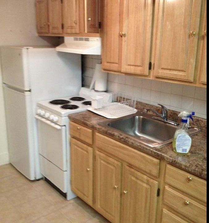 2nd image of 513 Beacon St APT 1F