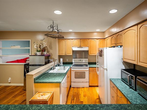 2nd image of 116 Pinehurst Blvd