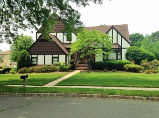 42 Benjamin Dr, Springfield, NJ 07081