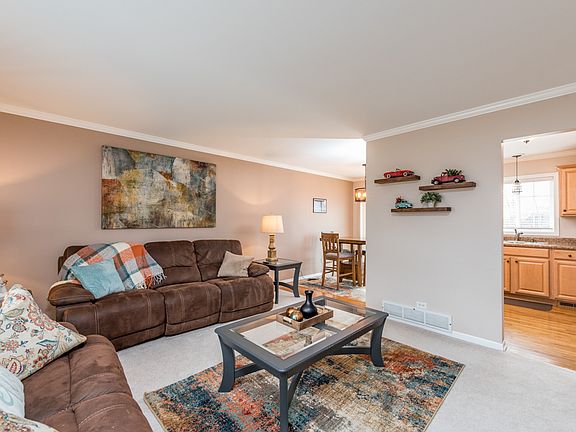 4th image of 40020 N Adelphi Ave