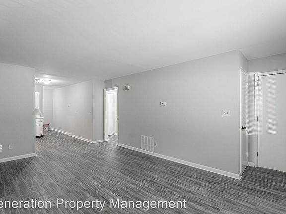 4th image of 4345 Montview Dr