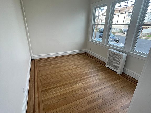 3rd image of 61 Belmount Ave Floor 1