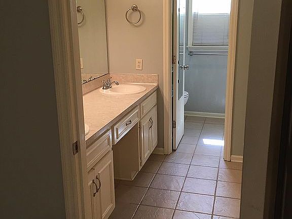 3rd image of 24 Lexington Cir